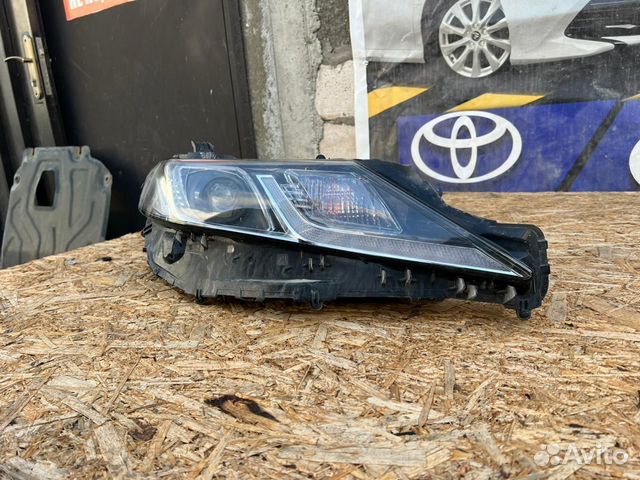 Передняя правая фара Toyota camry v70 один диод