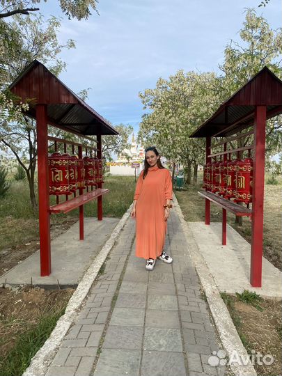 Длинное платье в пол с длинным рукавом