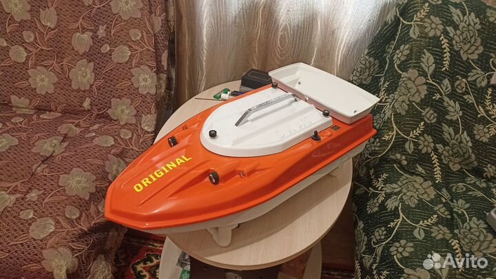 Прикормочный кораблик skat