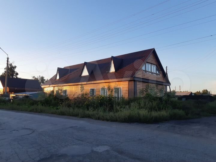 Дом 300 м² на участке 6 сот.