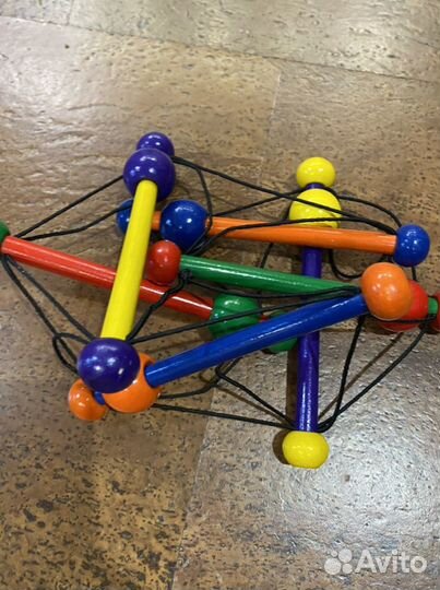 Игрушки первые развивающие