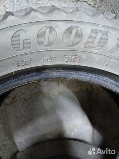 Goodyear Ultragrip Ice Arctic 205/55 R16