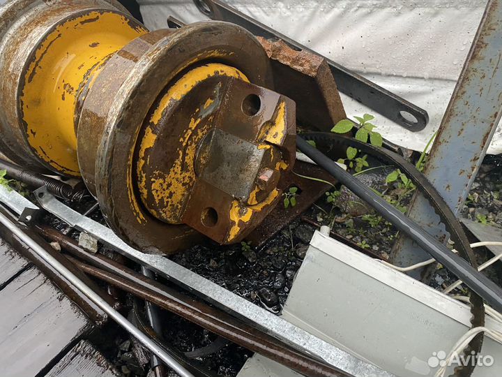 Каток опорный