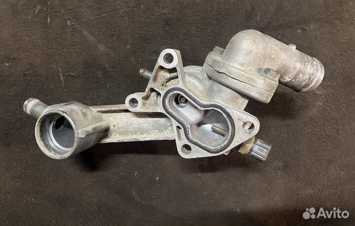 Корпус термостата G4JP Kia Magentis 1 2.0 Sonata