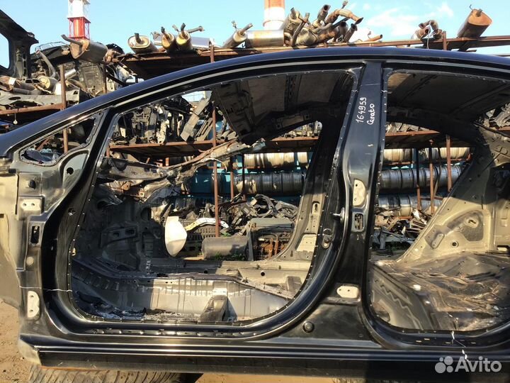 Порог со стойкой левый Kia Cerato 2013-2018