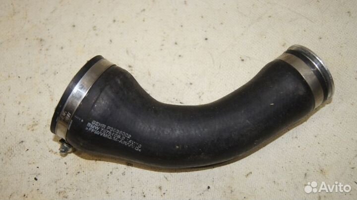Патрубок на интеркуллер RH BMW 550i GT F07