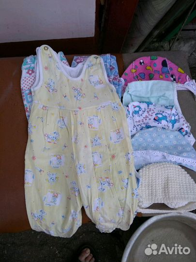 Ползунки,боди,чепчики (пакетом)