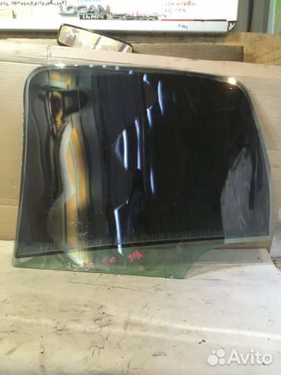 Стекло двери заднее правое Citroen C3