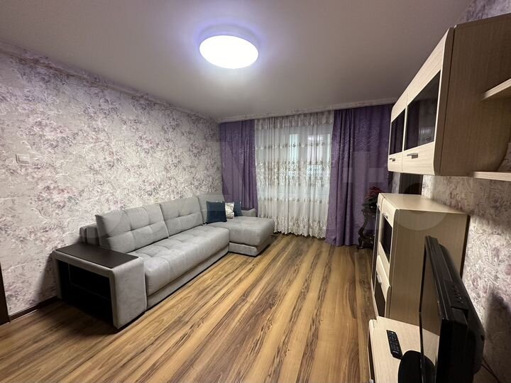 2-к. квартира, 52 м², 4/9 эт.