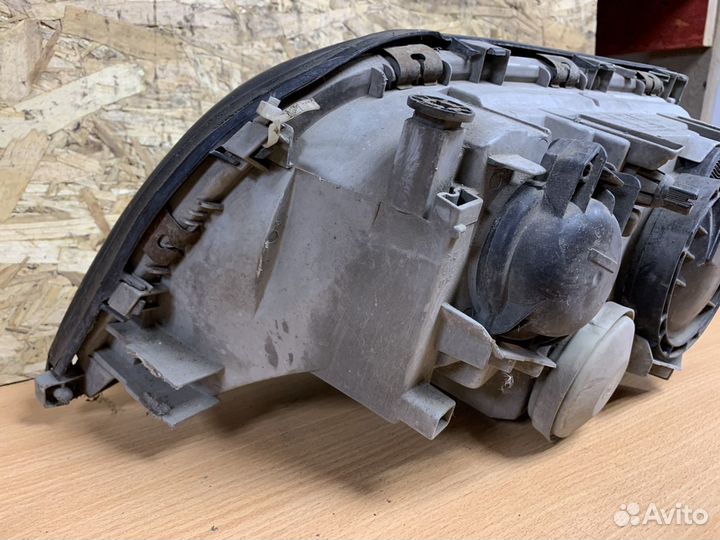 Фара передняя правая Mercedes w140