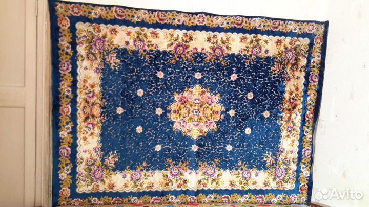 Плюшевый ковер-ретро