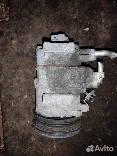 Компрессор кондиционера Тойота Аурис 1,6 бензин