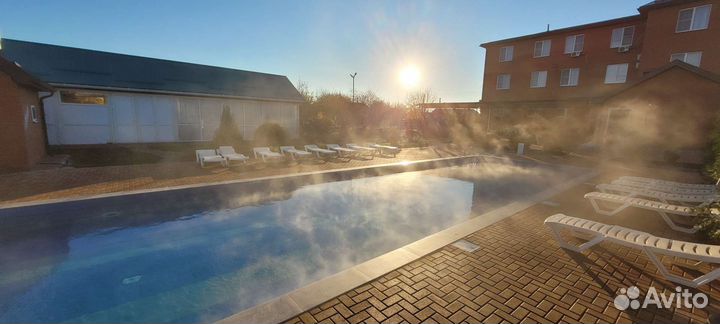 Дом с бассейном