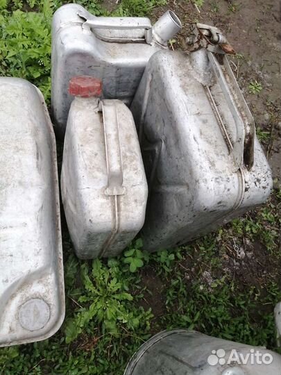 Бидоны и канистры