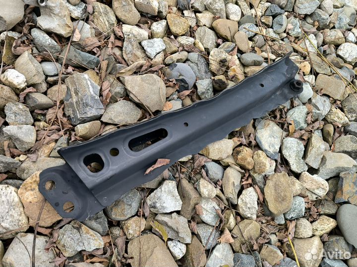 Toyota rav4 2008 балка продольная правая передня