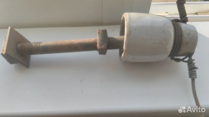 Изоляторы керамические большие ссср, два