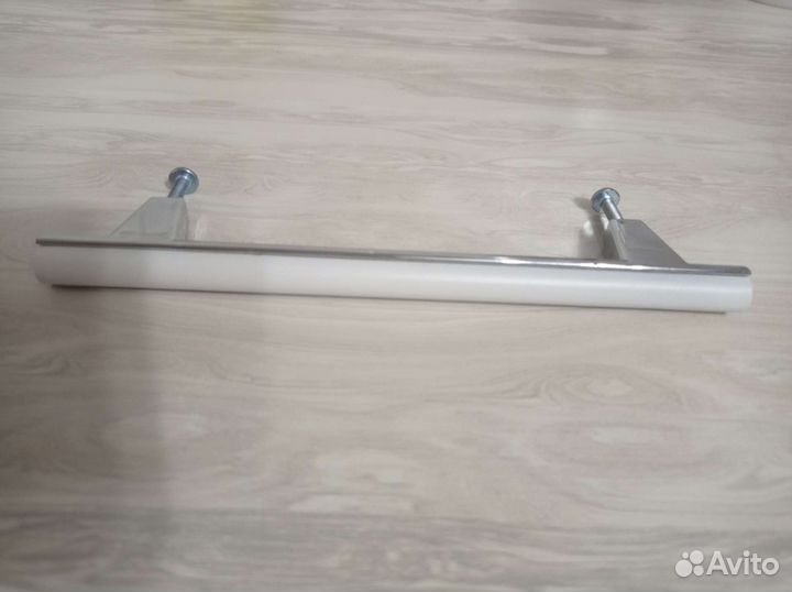 Дверная ручка мебельная