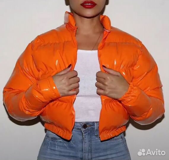 Оранжевая дутая куртка зима-весна-осень