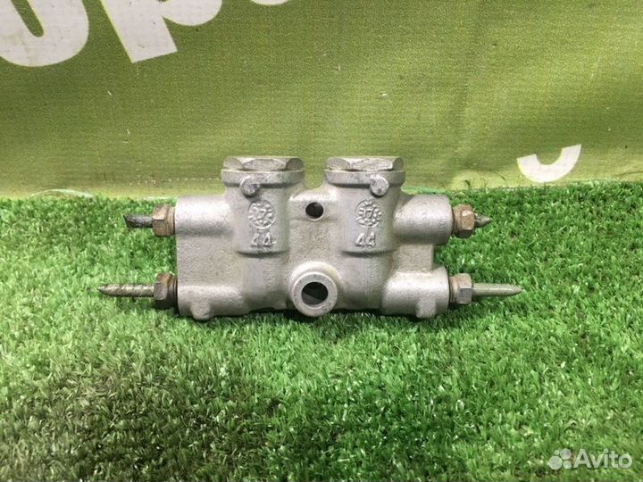 Распределитель тормозной Hyundai Sonata Y3 G4CNV