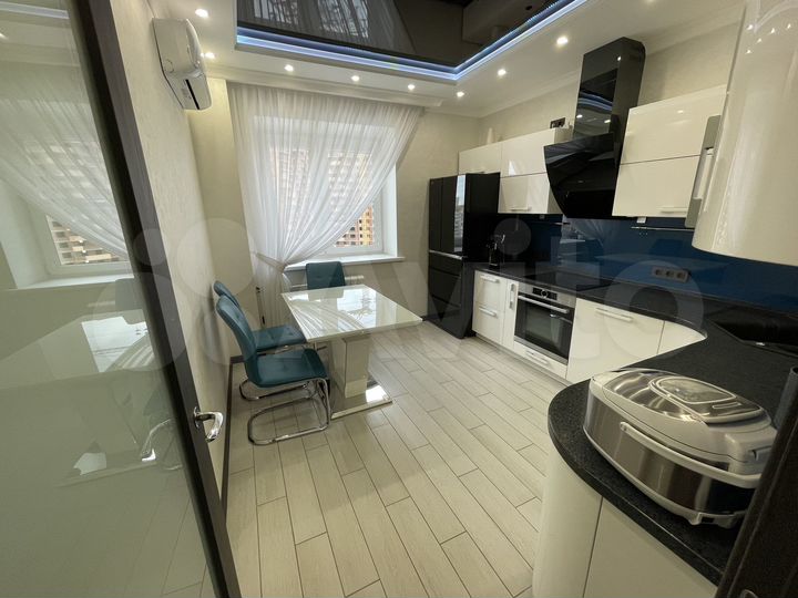 3-к. квартира, 85 м², 15/17 эт.