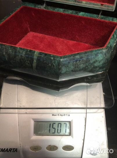 Шкатулка малахитовая