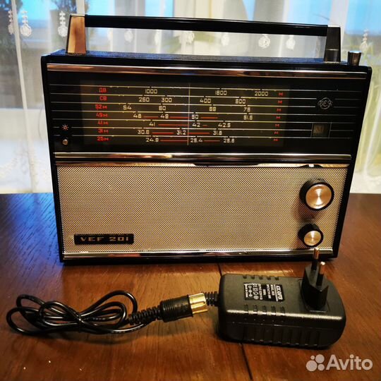 Ретро -приемник ''Вэф - 201'' с фм из СССР