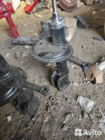 Стойка передняя левая калина