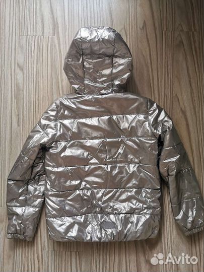Куртка весна осень на девочку 146р