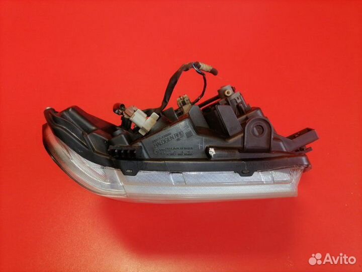 Фара передняя правая Nissan Navara D40 YD25ddti