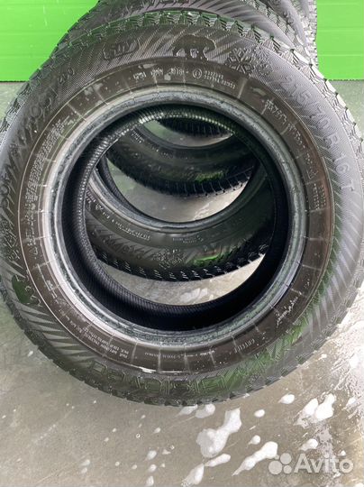 Gislaved Soft Frost 200 215/70 R16