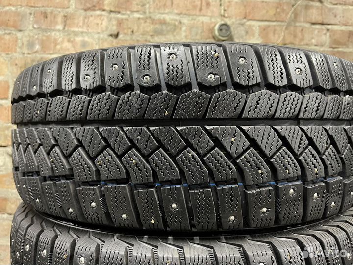 Viatti Brina Nordico V-522 215/55 R16