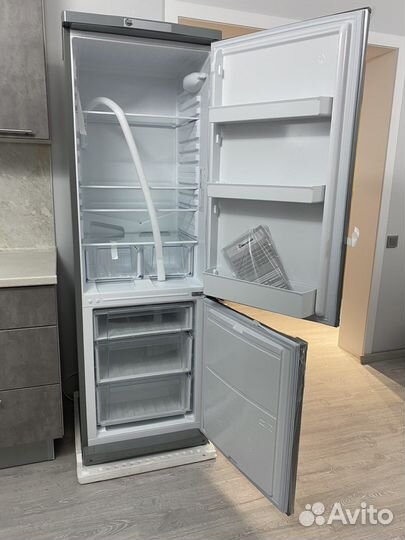 Холодильник новый