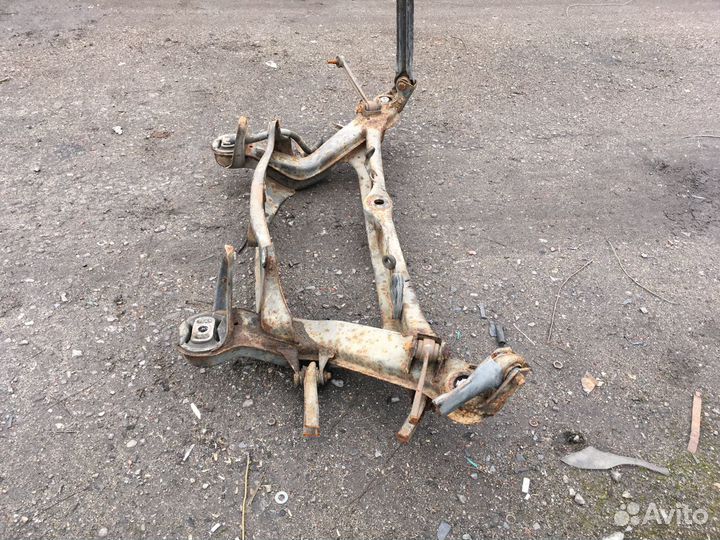 Задний подрамник Mercedes W124