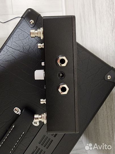 Earthquaker swiss things гитарная педаль футсвитч