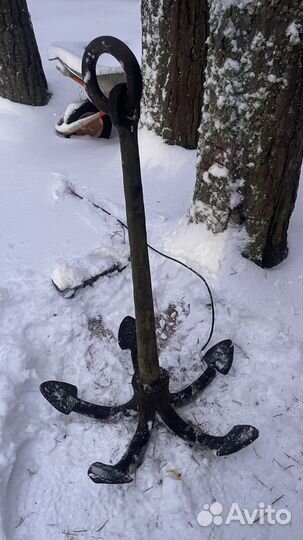 Якорь старинный