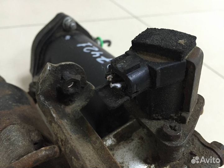 Компрессор пневматической подвески Toyota Land Cru