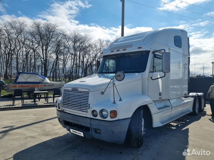 Freightliner Century с полуприцепом, 2000