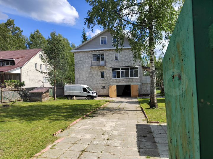 Коттедж 357 м² на участке 22,4 сот.