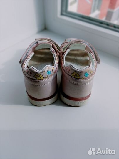 Сандали на девочку