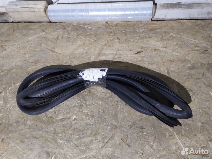 Уплотнитель стекла ветрового УАЗ-3163