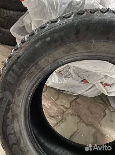 Goodyear UltraGrip Ice 215/65 R16