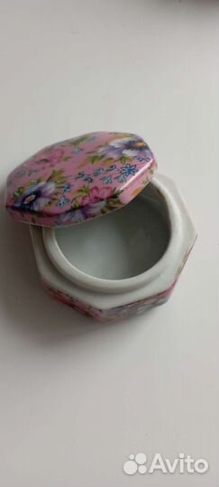 Фарфоровые шкатулки разные