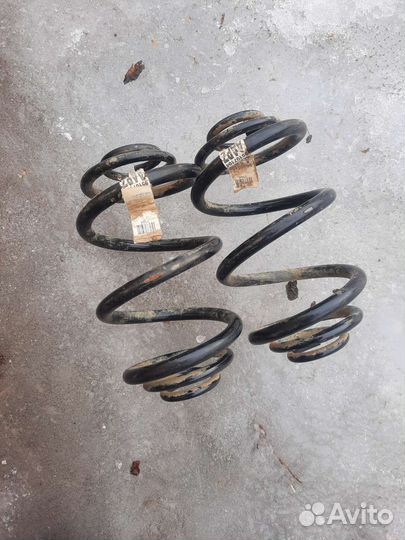 Продам задние пружины Opel Mokka