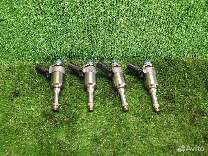 Форсунка инжекторная электрическая Skoda Octavia