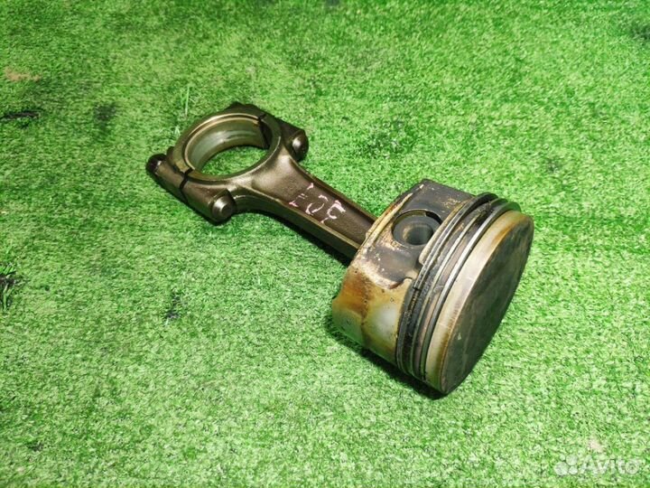 Поршень в сборе с шатуном TU5JP4 Peugeot 307 1.6л