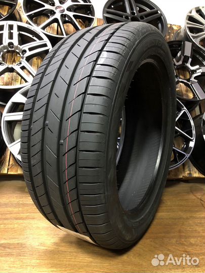 Kumho Ecsta HS52 215/50 R17 95W