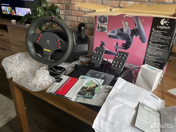 Игровой руль Logitech momo racing новый