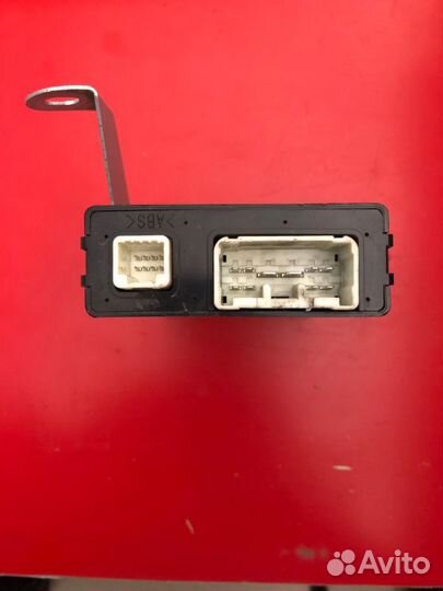 Блок управления ремнями безопасности Lexus Ls600H