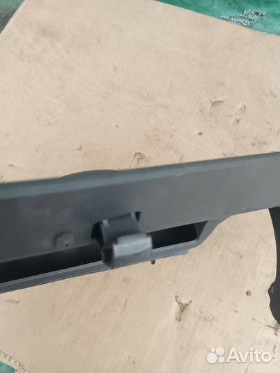 Крышка бардачка Renault Logan 2010-2013 г