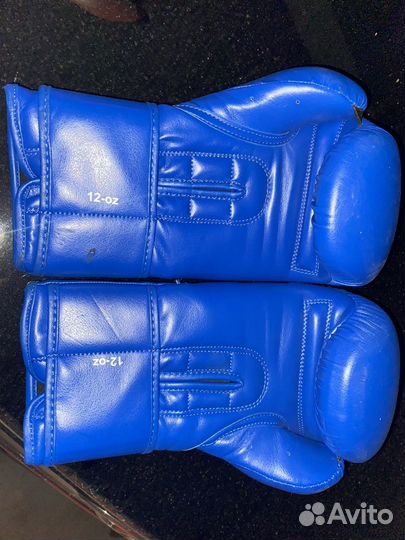 Боксерские перчатки